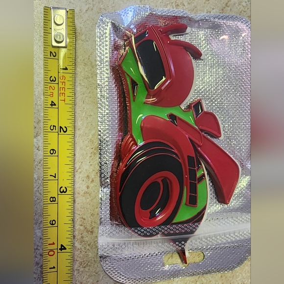 2 Scat pack bee badge emblems - Picture 8 of 9